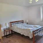 Dom Caloroczny Nad Jeziorem Дом отдыха *