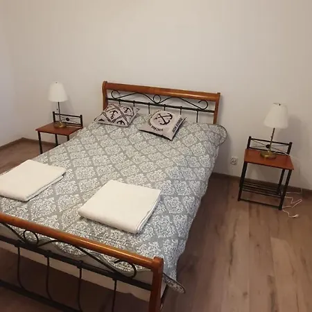 Dom Caloroczny Nad Jeziorem Casa de Férias