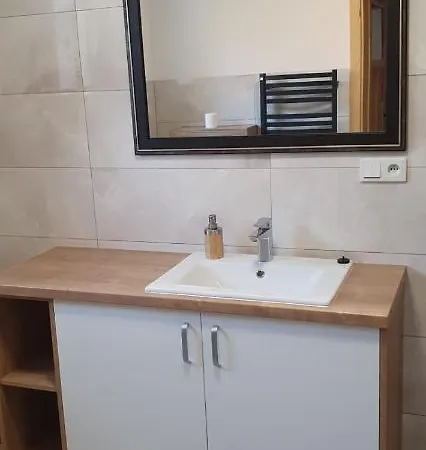 Dom Caloroczny Nad Jeziorem Casa de Férias