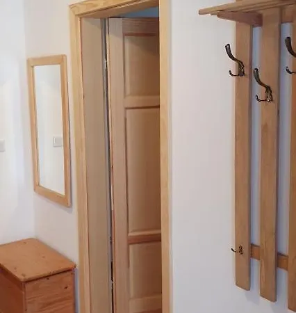 Dom Caloroczny Nad Jeziorem Casa de Férias