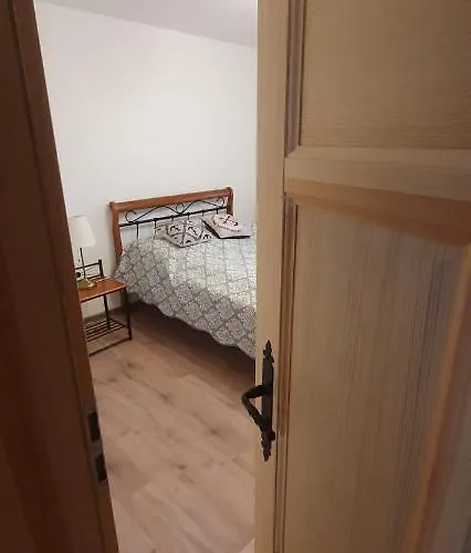 Holiday home Dom Caloroczny Nad Jeziorem